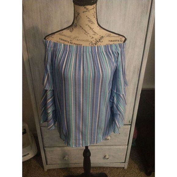 Romeo & Juliet off the shoulder ruffle flared sleeve top Sm Boho Feminine Beachy - Picture 3 of 10